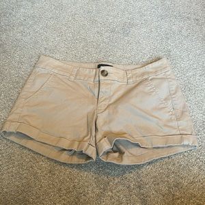 Women’s American Eagle shorts khaki